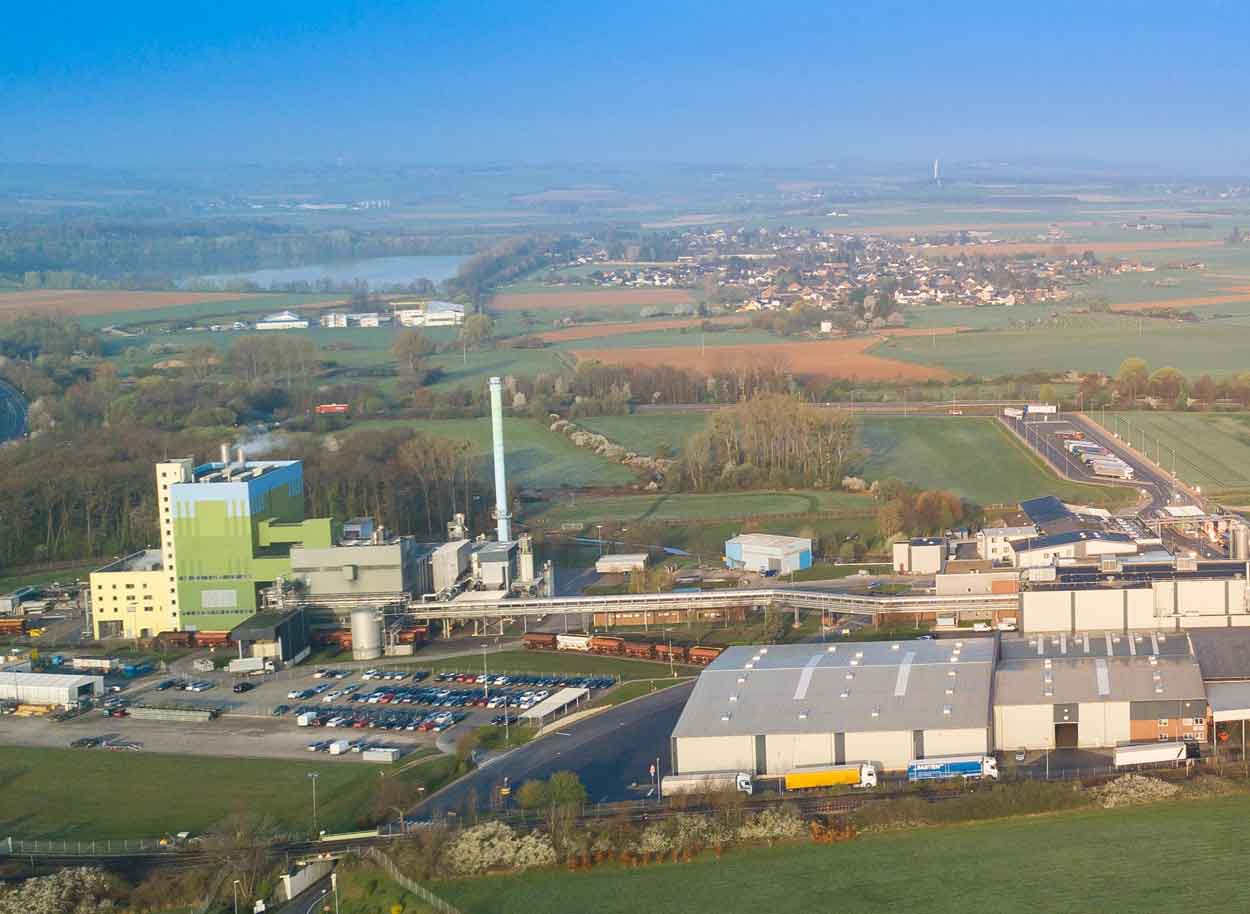 Photo aérienne grand plan zommée de la papeterie de Zülpich