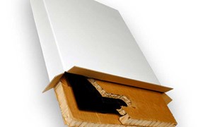 Calage en nid d'abeille dans un étui en carton ondulé