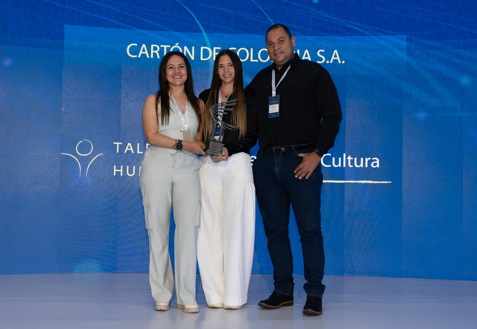 SÁFOLI de Smurfit Westrock recibe reconocimiento SURA 2025