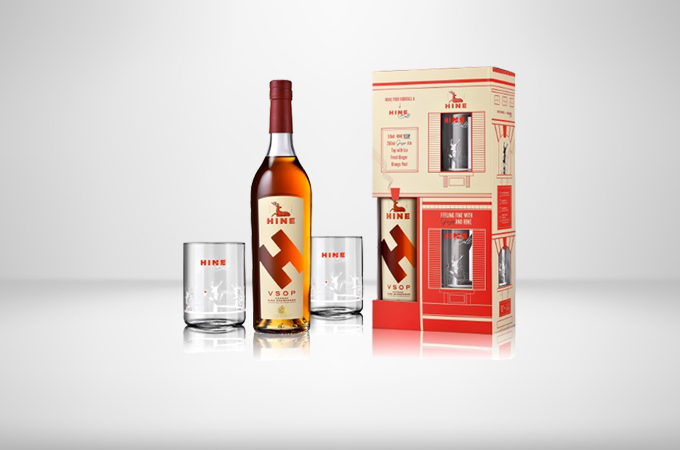 Vi samarbejdede med Hine Cognac om at udvikle et limited edition Hine VSOP-gavesæt i en genanvendelig emballage, der kombinerer luksus med en engagerende oplevelse.