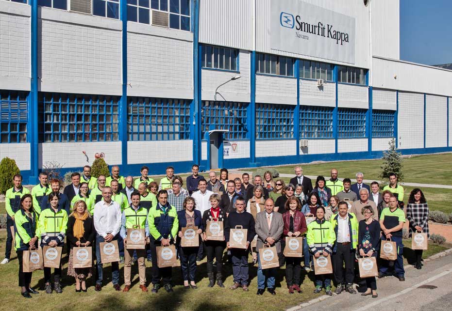 Smurfit Kappa Sangüesa Paper Mill and Navarra Government distribute 130,000 paper bags to celebrate European Paper Bag Day