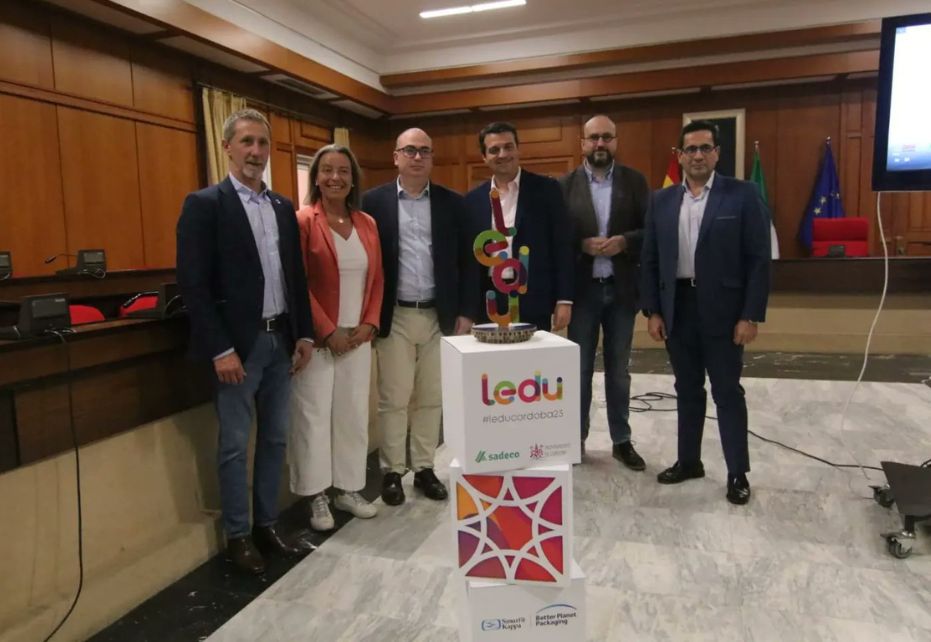 ¿La economía puede ser circular? Smurfit Kappa apoya la nueva pregunta de la LEDU para potenciar el pensamiento crítico y estratégico de los líderes del futuro 