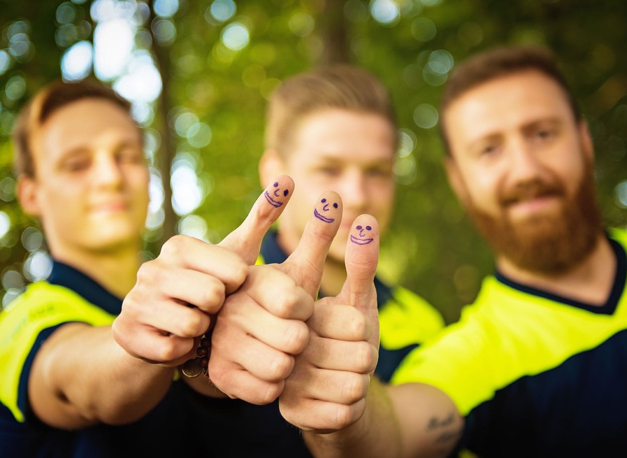 Employees, Thumbs-Up