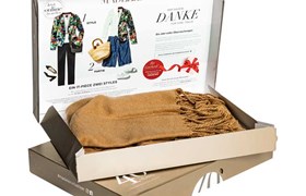 Boite plate ouverte pour l'expédition de vetements avec impression intérieure