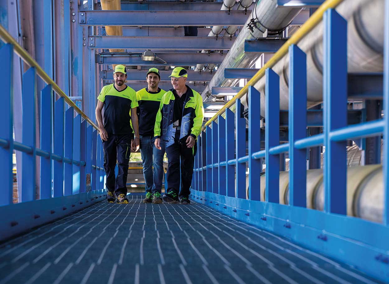 Smurfit Kappa-ansatte som går