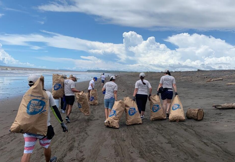 Smurfit Kappas medarbeidere fra hele verden samles for å støtte World Cleanup Day 