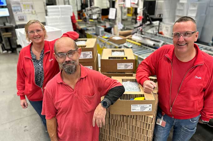 Hjelper Danfoss med overgangen til en papirbasert emballasje som reduserer deres plastforbruk med 300 tonn per år 