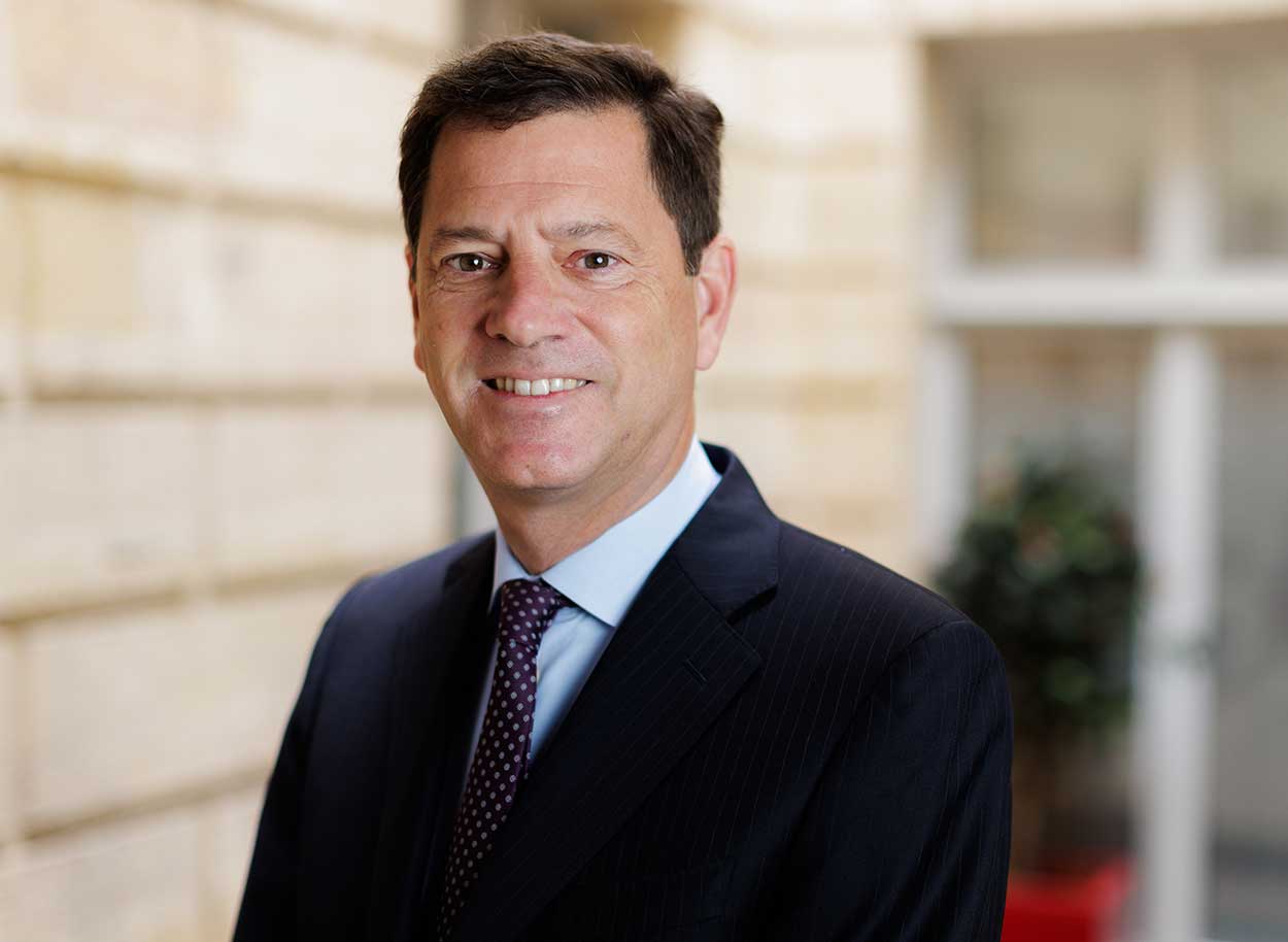 Dyrektor Generalny Tony Smurfit