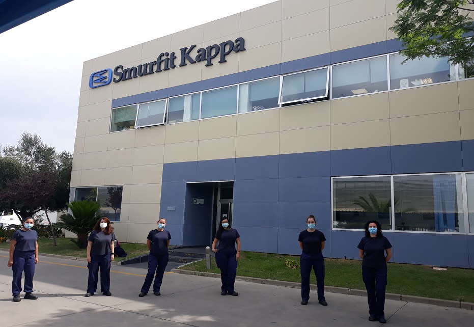 A Smurfit Kappa empregou seis das mulheres participantes no curso de operadoras de fábrica da Eulen Flexiplán e Cruz Vermelha